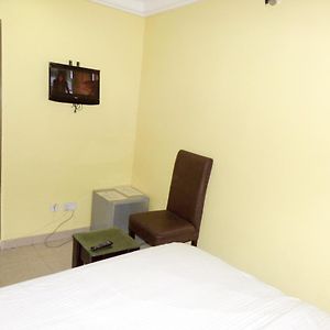 Budget King Room